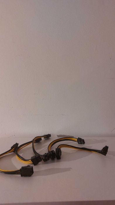 Lote de cabos e adaptadores para PC – VGA, SATA e PCIe