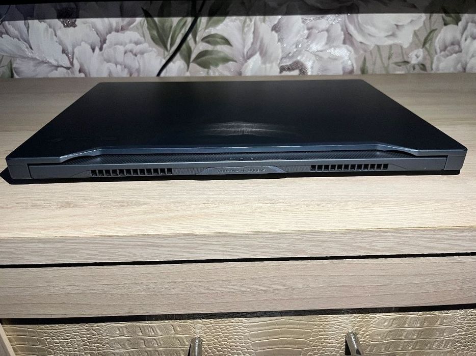 Asus Rog Zephyrus 15.6" 240Hz RTX 2070 8Gb I7-10750H