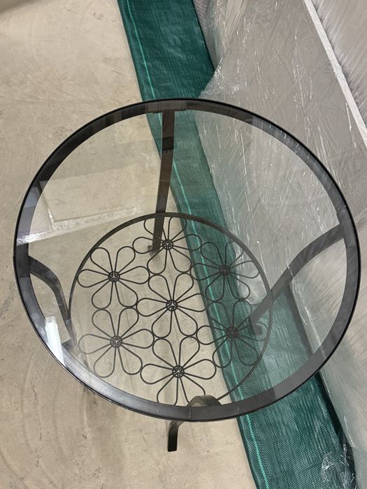 Vendo mesa de apoio com tampo em vidro