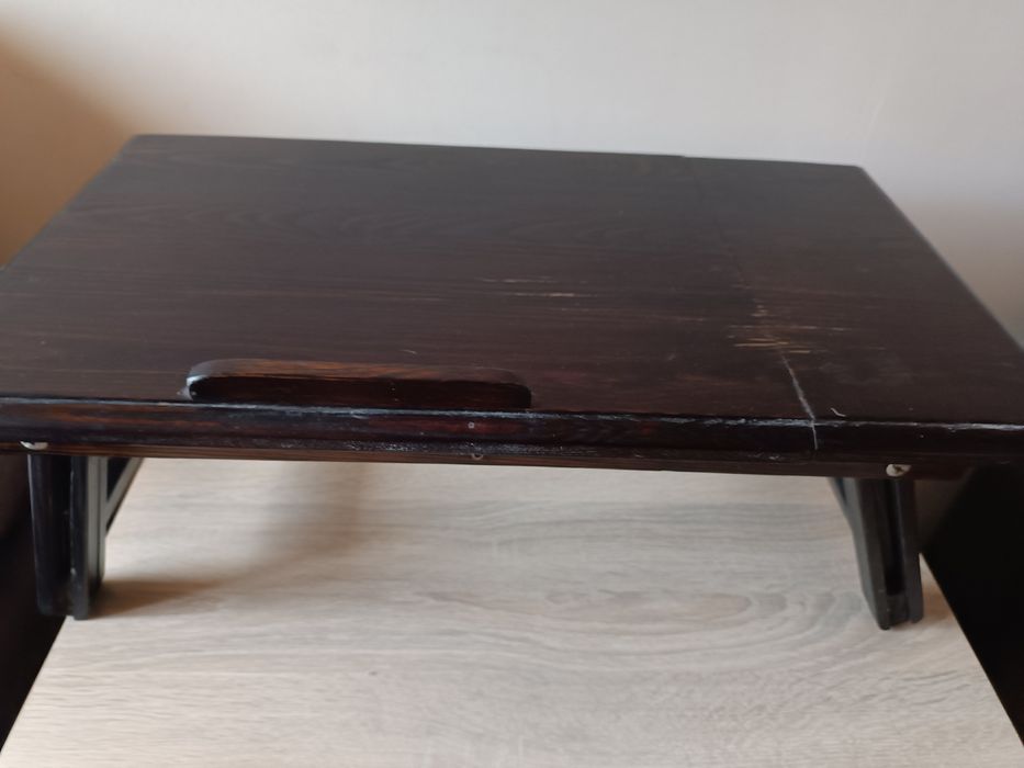 Stolik pod laptopa, tablet