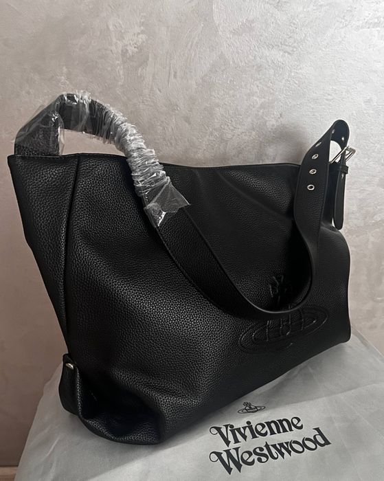 Стильна та містка сумка Vivienne Westwood