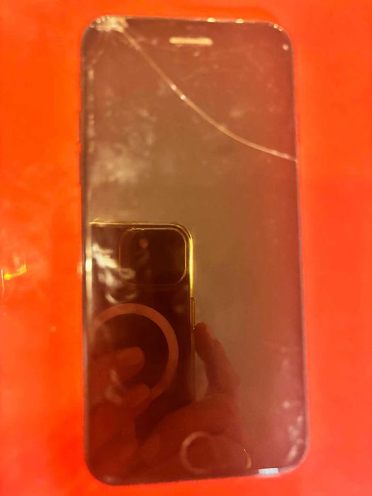 iPhone 7 uszkodzona szybka, sprawny, 128GB