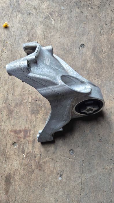 Опора подушка крепления двигателя Tesla