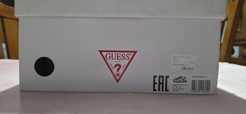 Vendo sapatilhas originais Guess