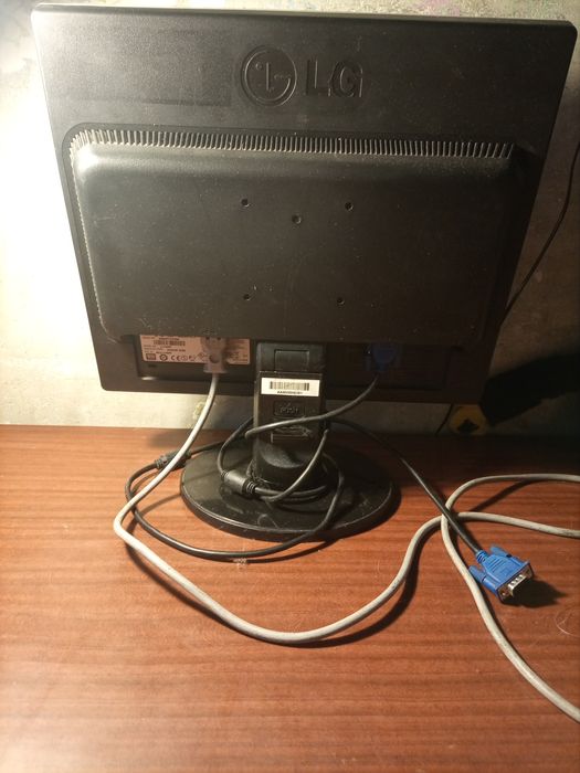 LG (L1742ST) монитор