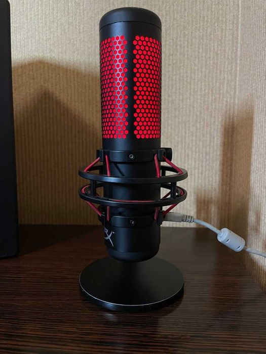 Игровой конденсаторный USB-микрофон HyperX QuadCast