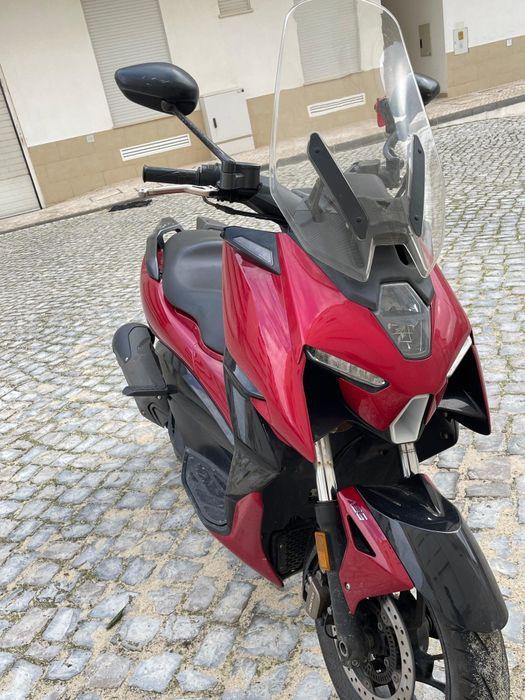 Scooter Zontes 310M em perfeito estado.