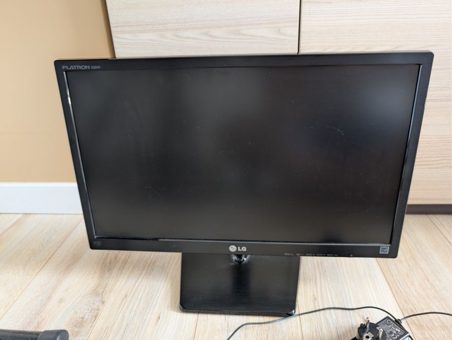 Monitor LG flatron 22 cale