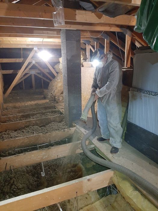 Ocieplenie poddasza granulatem wełny