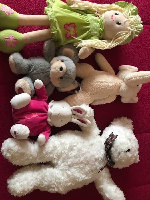 4 peluches+1 boneca