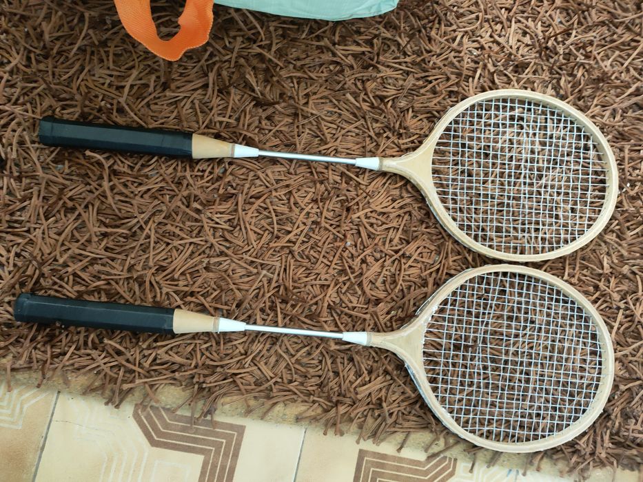 Vendo raquetes badminton com saco