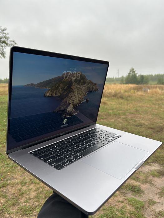 MacBook Pro 16" A2141 / i9 / 16 GB / 512 GB