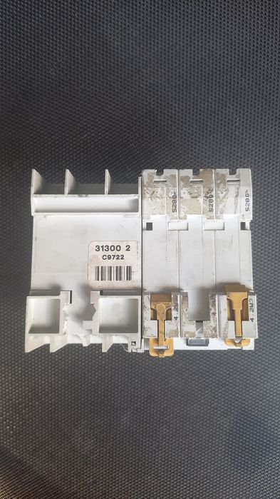 Disjuntor Merlin Gerin C60H C16 com módulo diferencial Vigi C60