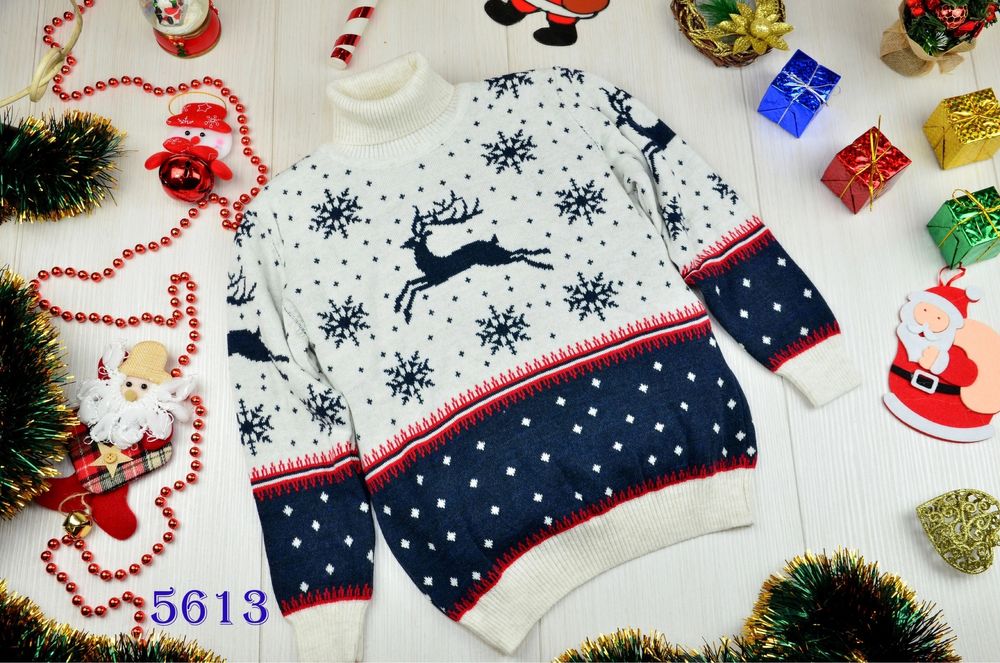 Светр в новорічній тематиці,високоі якості