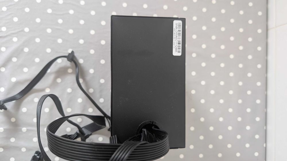 Fonte de Alimentação AeroCool Lux 550W 80 Plus Bronze (Com Caixa)