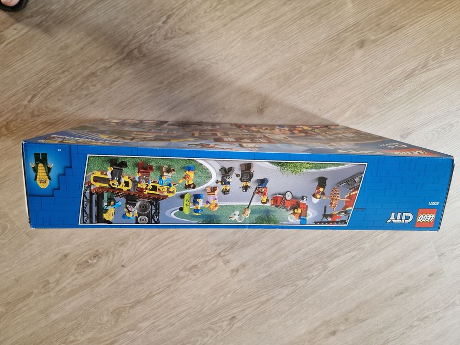 Lego plac ratuszowy 60271
