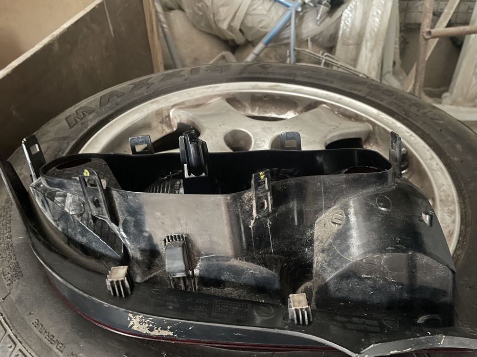 Фонар лівий WV UP 139927 FARBA