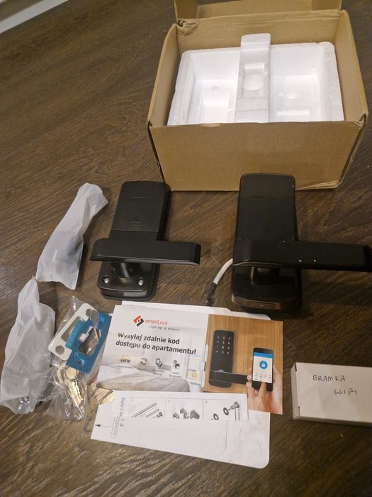 Klamka smartlock do zdalnego otwierania drzwi