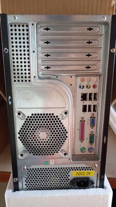 PC  Intel Pentium Dual CPU
E2200 2.2 GHz 1,99 GB de RAM