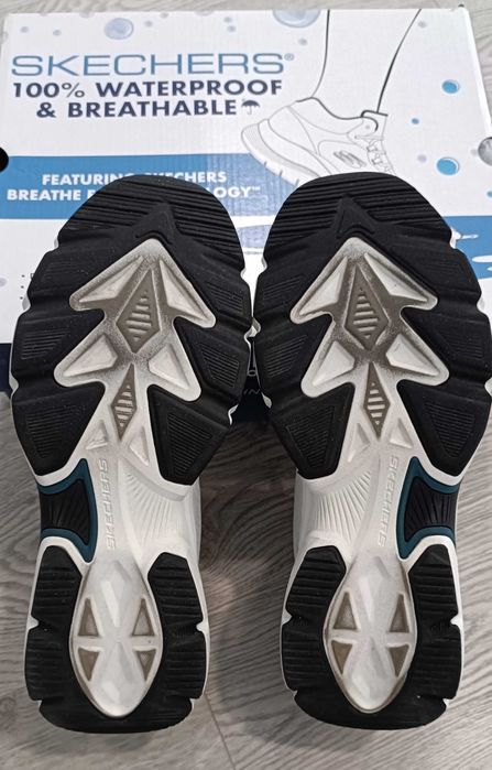 Tênis Skechers brancos n°42