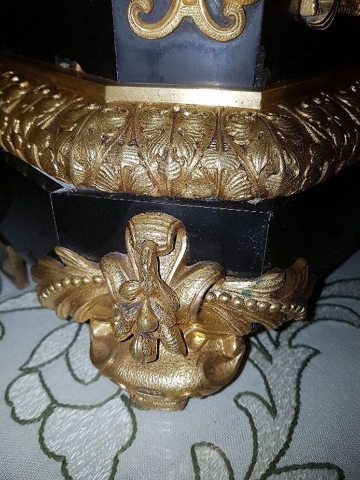 Francuski zegar kominkowy, stojący z figurą J.GUTENBERGA -Brąz 78 cm