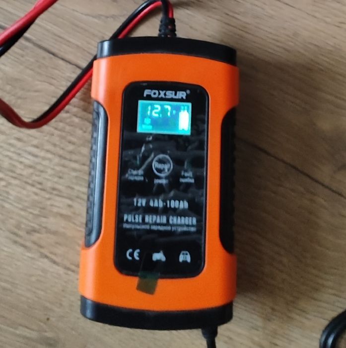 Зарядное Foxur для авт. Акб 6А