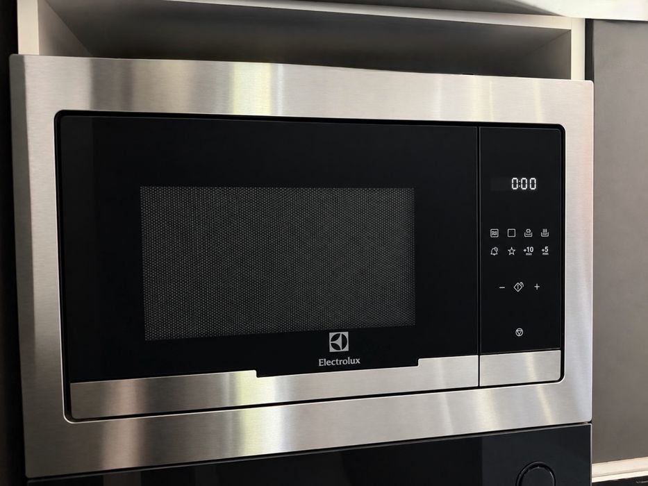 Kuchenka mikrofalowa electrolux do zabudowy