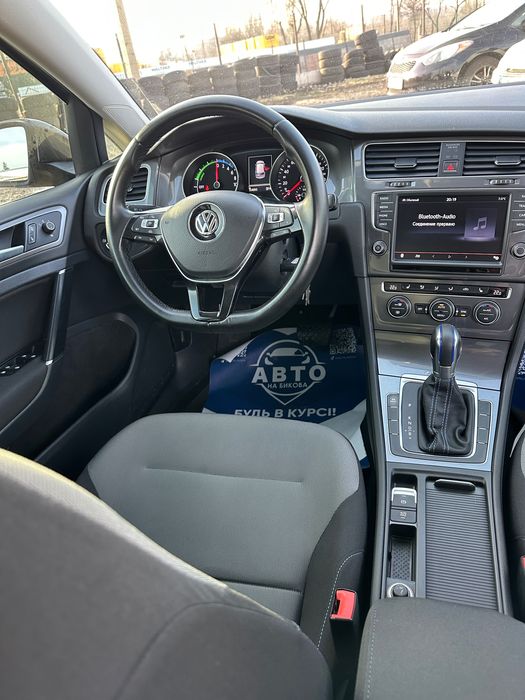 Продам Volkswagen e-Golf 2014 рік можлива розстрочка, кредит, обмін!