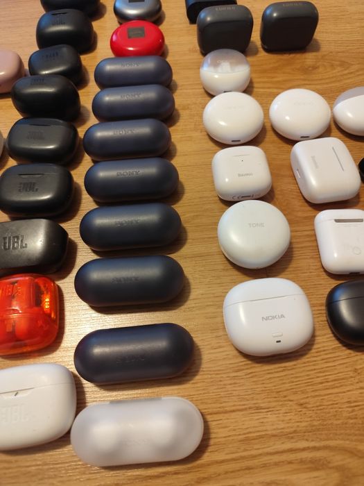 Sluchawki stacje ladujace case JBL , sony, baseus , edifier,apple,oppo