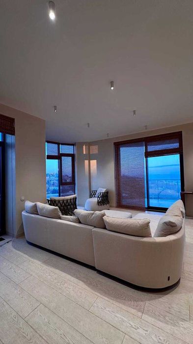 Ексклюзивна квартира з терасою в будинку «Каркашадзе Ювілейний»