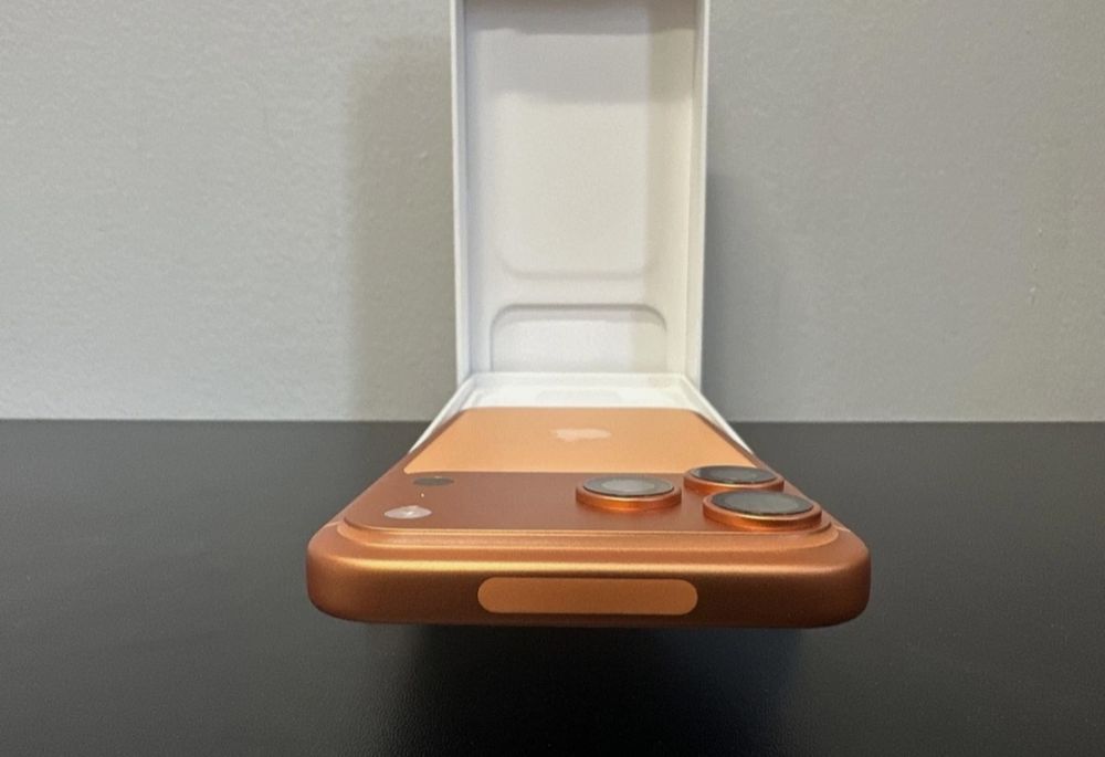iPhone 17 Pro Max 256Gb Cosmic Orange