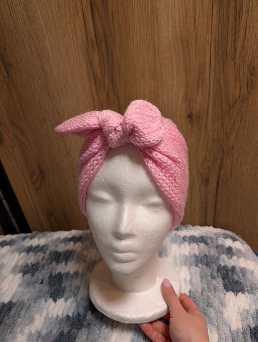 Różowa opaska na głowę