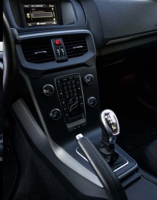 Volvo  v40 D2 2013