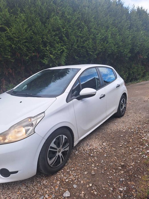 Samochód Peugeot 208