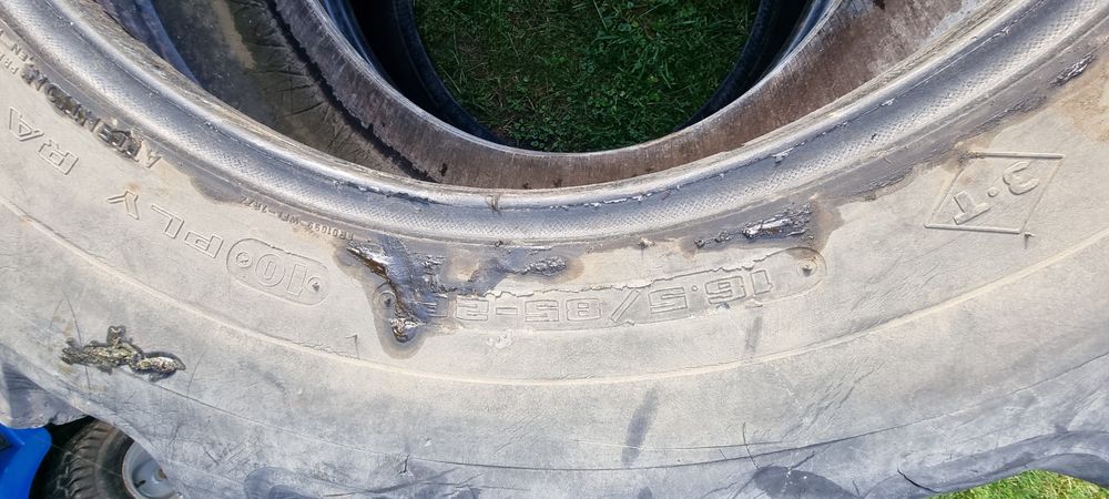 Opony przemysłowe koparko ładowarka case 2 szt  16.5/85-28