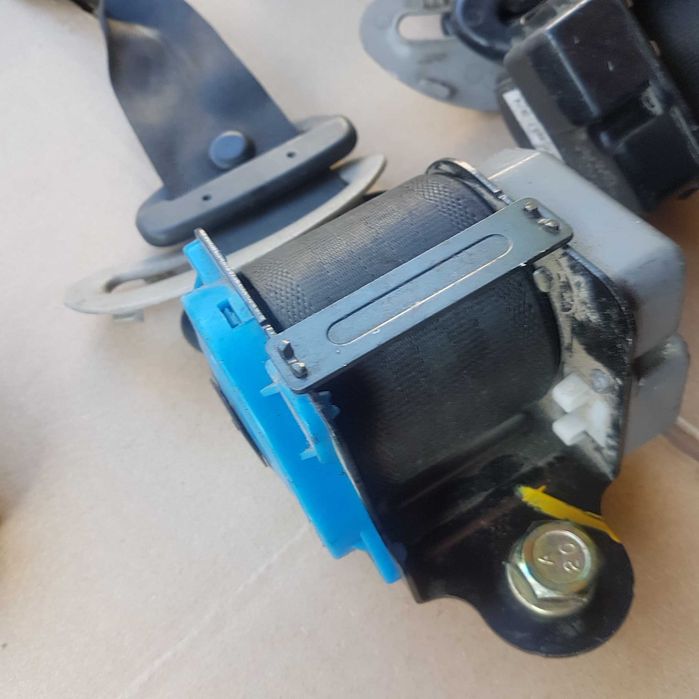 pas pasy zapinka wpinka klamra pasa tył tylne lanos nubira nexia