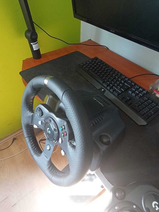 Aumente a adrenalina dos seus jogos com o volante Logitech G920