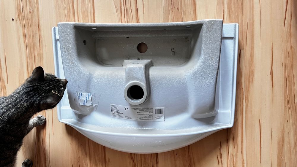 Nowa umywalka łazienkowa