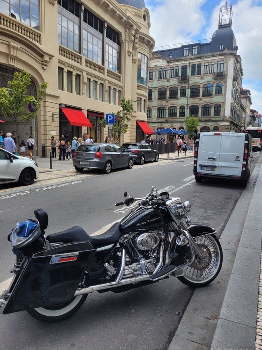 Harley Davidson Road king Chicano style