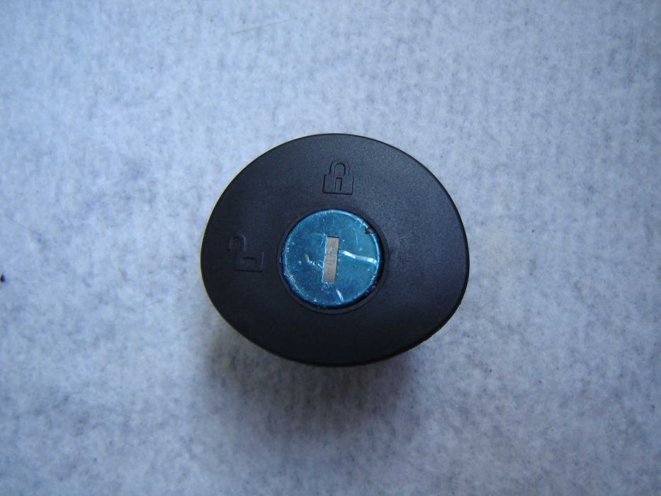 Крышка бензобака Ford ( замыкается )