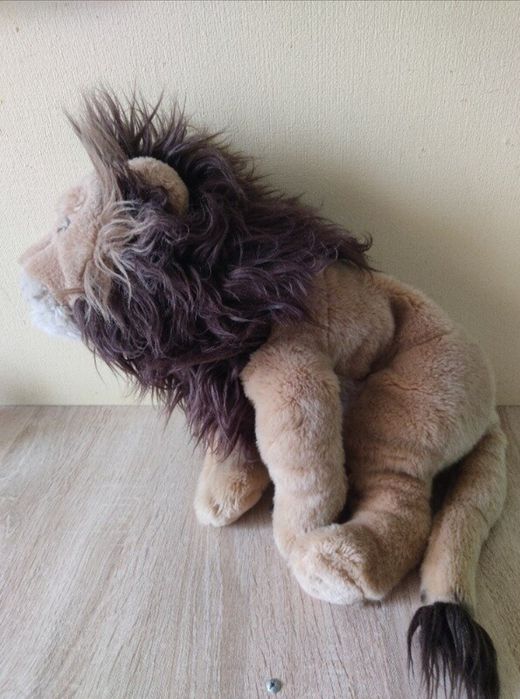 М'яка іграшка лев