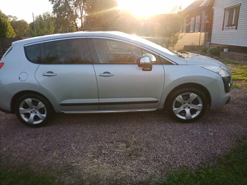 Продам Пежо 3008