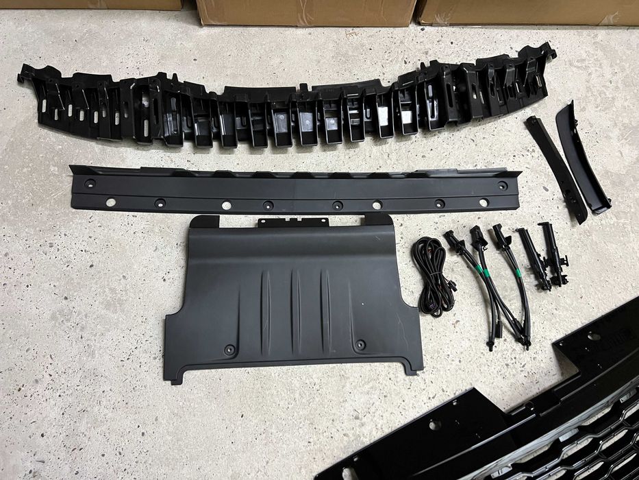 Комплект рестайлінга(стиль SVA 2017+)Range Rover Vogue L405 13-17 року