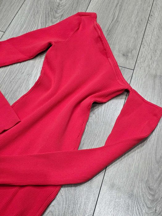 Prążkowana sukienka Bershka S