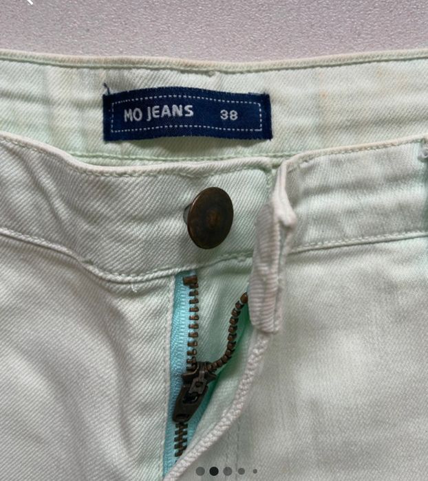 Calções curtos verde claro