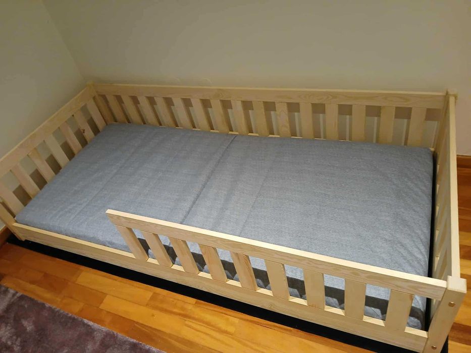 Cama (leroy merlin) e colchão (IKEA)