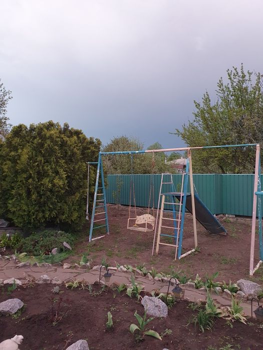 Продам дім в Ізюмі,з ремонтом,,90 кв.