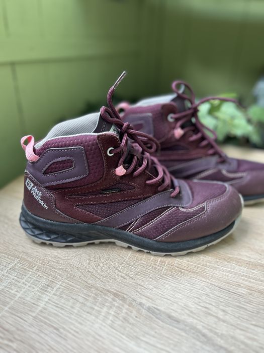 Жіночі трекінгові черевики Jack Wolfskin WTR Shield, 39 розмір