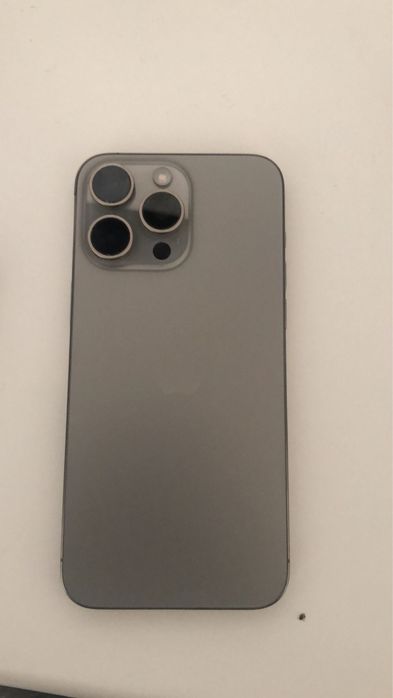 iPhone 15 Pro Max 256GB eSIM — Desbloqueado