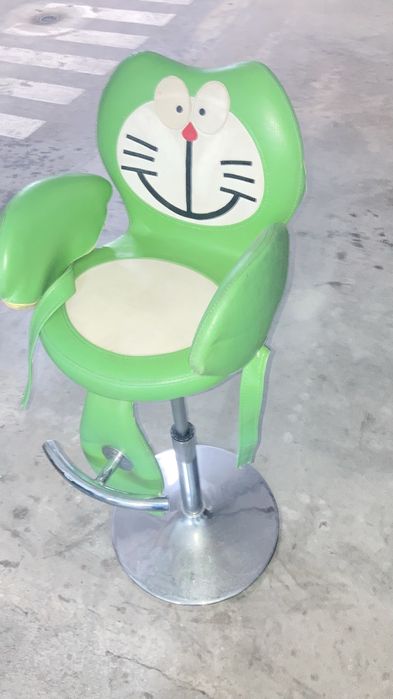 Banco de cortar cabelo a criancas